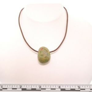 NWT Unakite Unisex Crystal Necklace